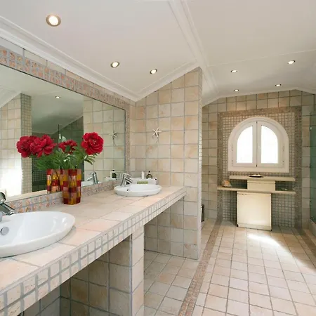 Exclusive Private In Villa Viros