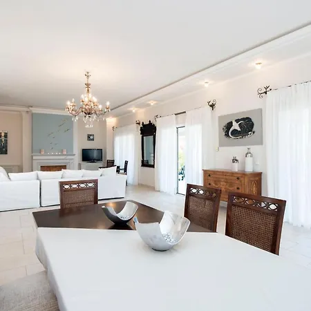 Exclusive Private In Villa