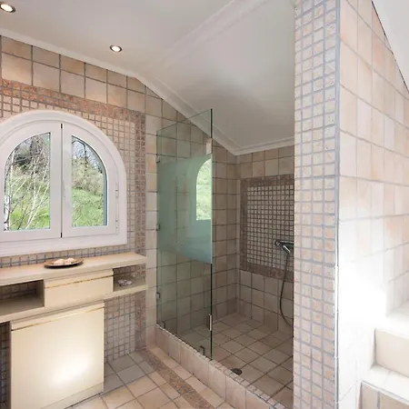 Exclusive Private In Villa Viros