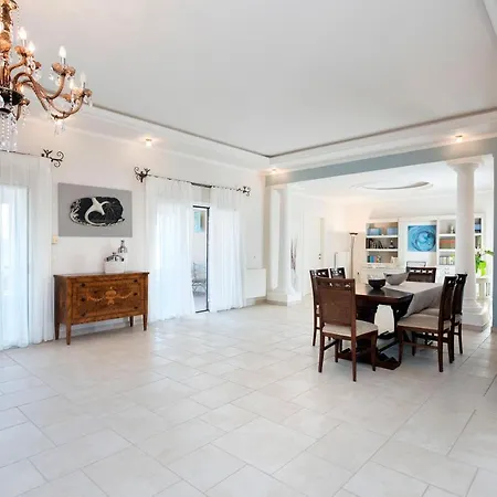 Exclusive Private In Viros